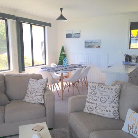 Kingfisher Cottage Beachfront At The Binalong Bay Ngoại thất bức ảnh
