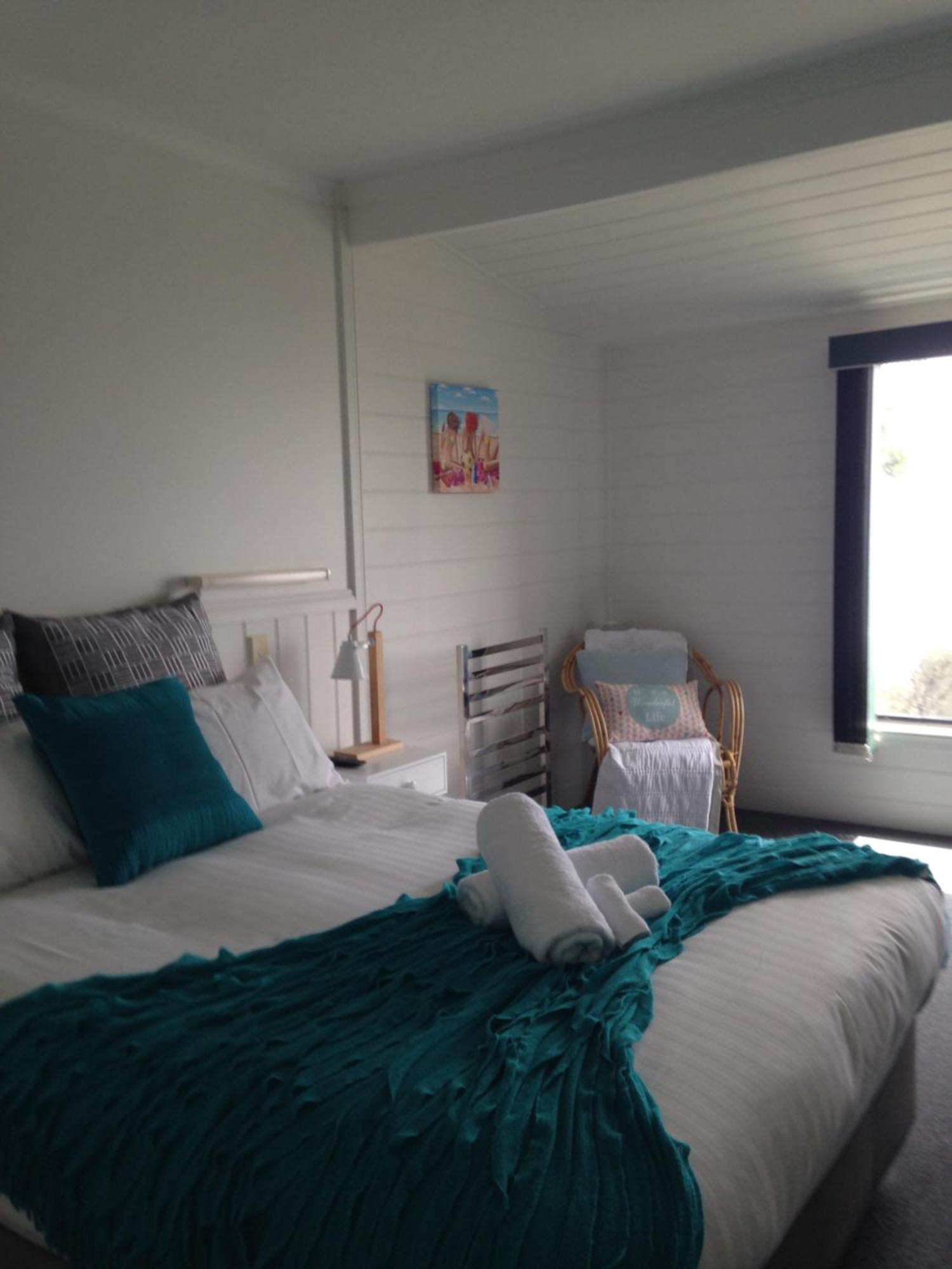 Kingfisher Cottage Beachfront At The Binalong Bay Ngoại thất bức ảnh